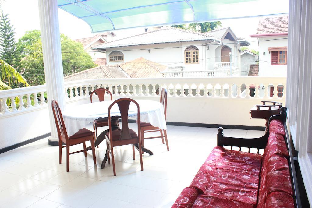 Guest Ryan Hotel Katunayaka Bagian luar foto