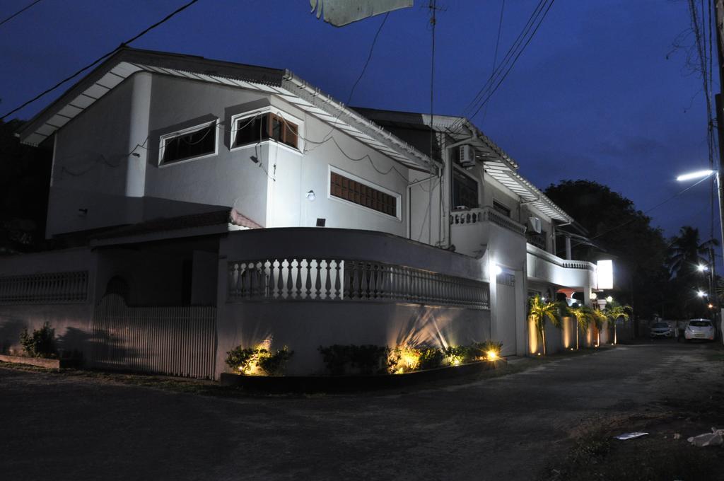 Guest Ryan Hotel Katunayaka Bagian luar foto