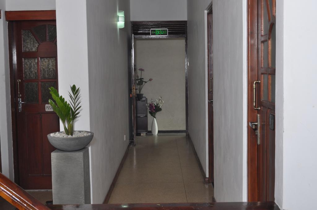 Guest Ryan Hotel Katunayaka Bagian luar foto