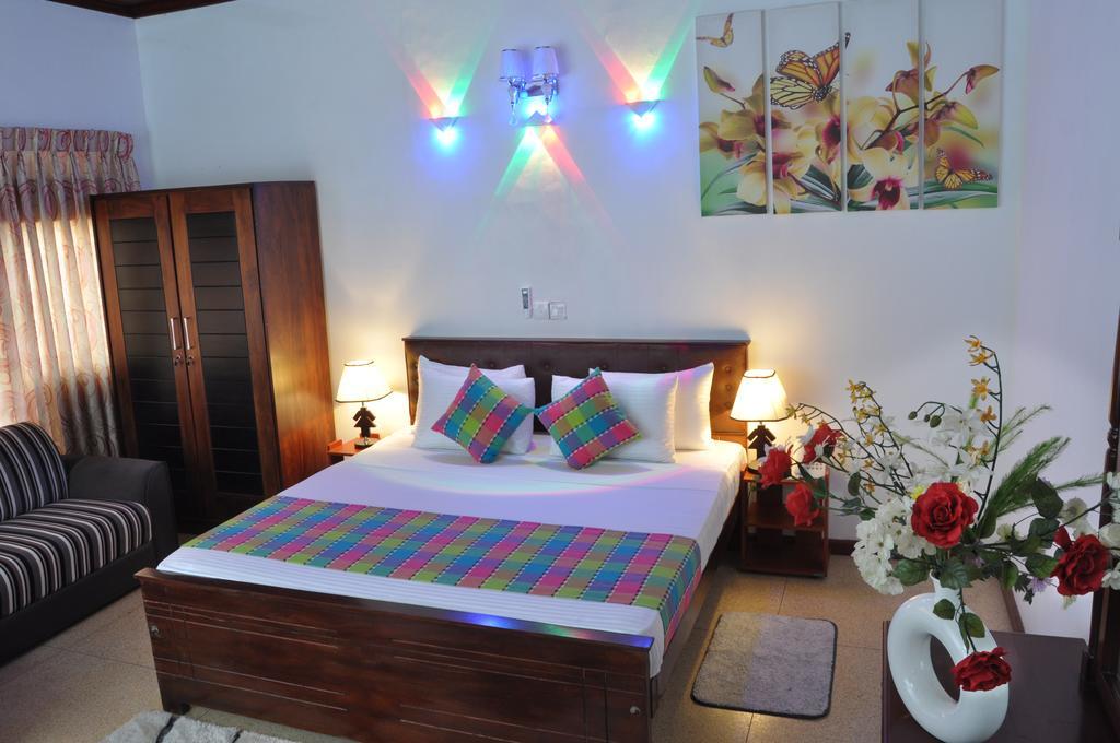 Guest Ryan Hotel Katunayaka Bagian luar foto