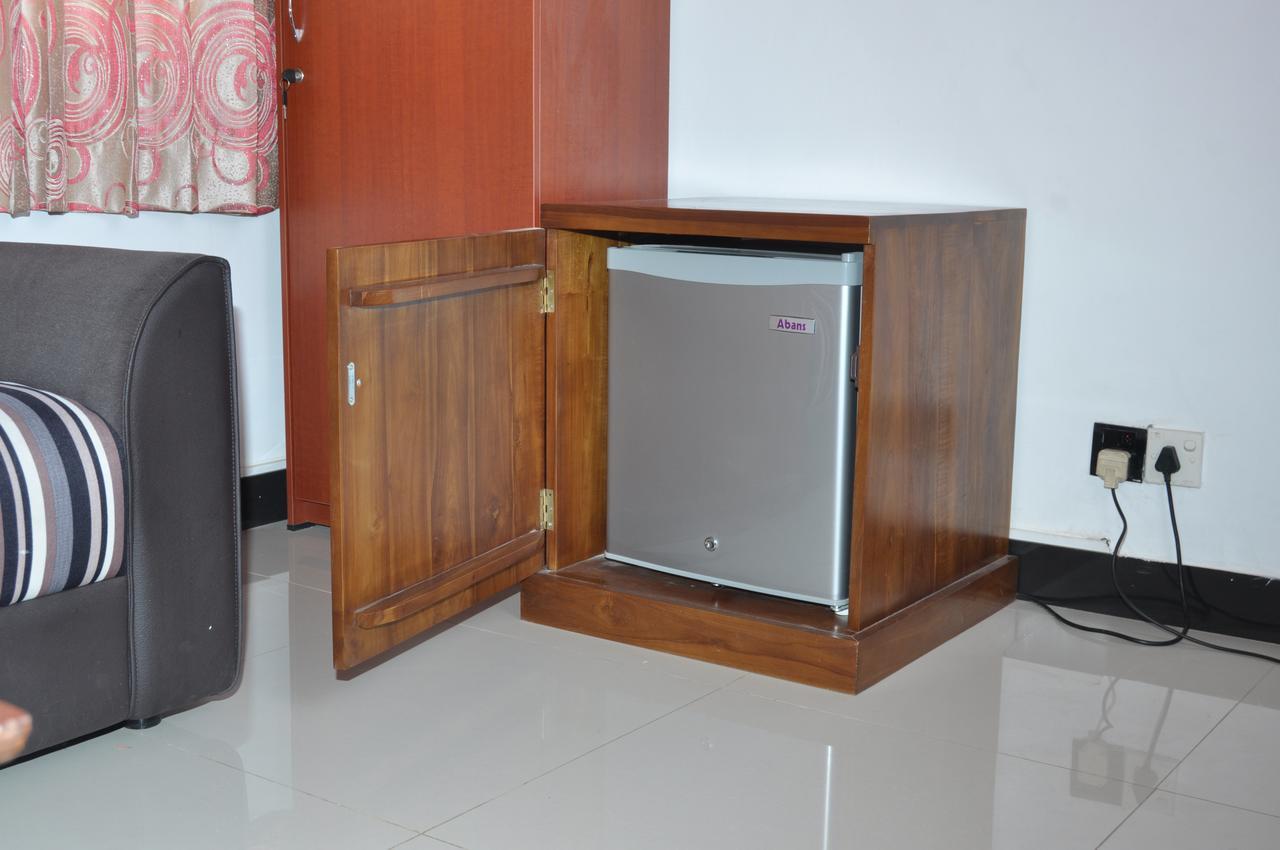 Guest Ryan Hotel Katunayaka Bagian luar foto