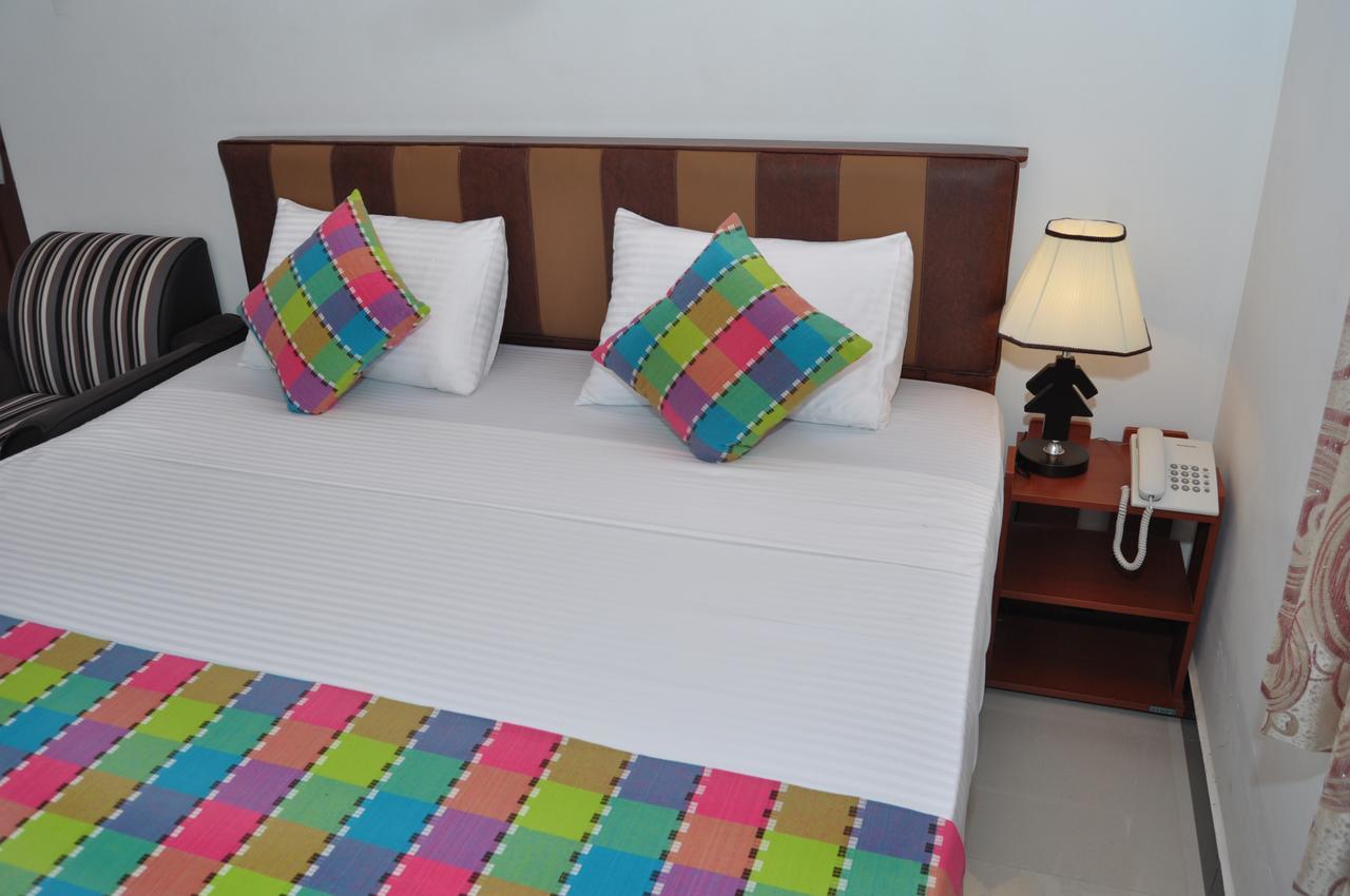 Guest Ryan Hotel Katunayaka Bagian luar foto
