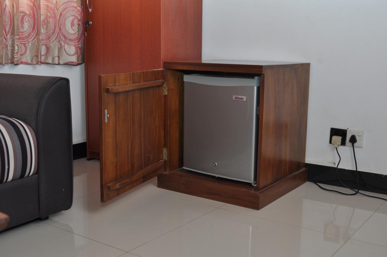Guest Ryan Hotel Katunayaka Bagian luar foto