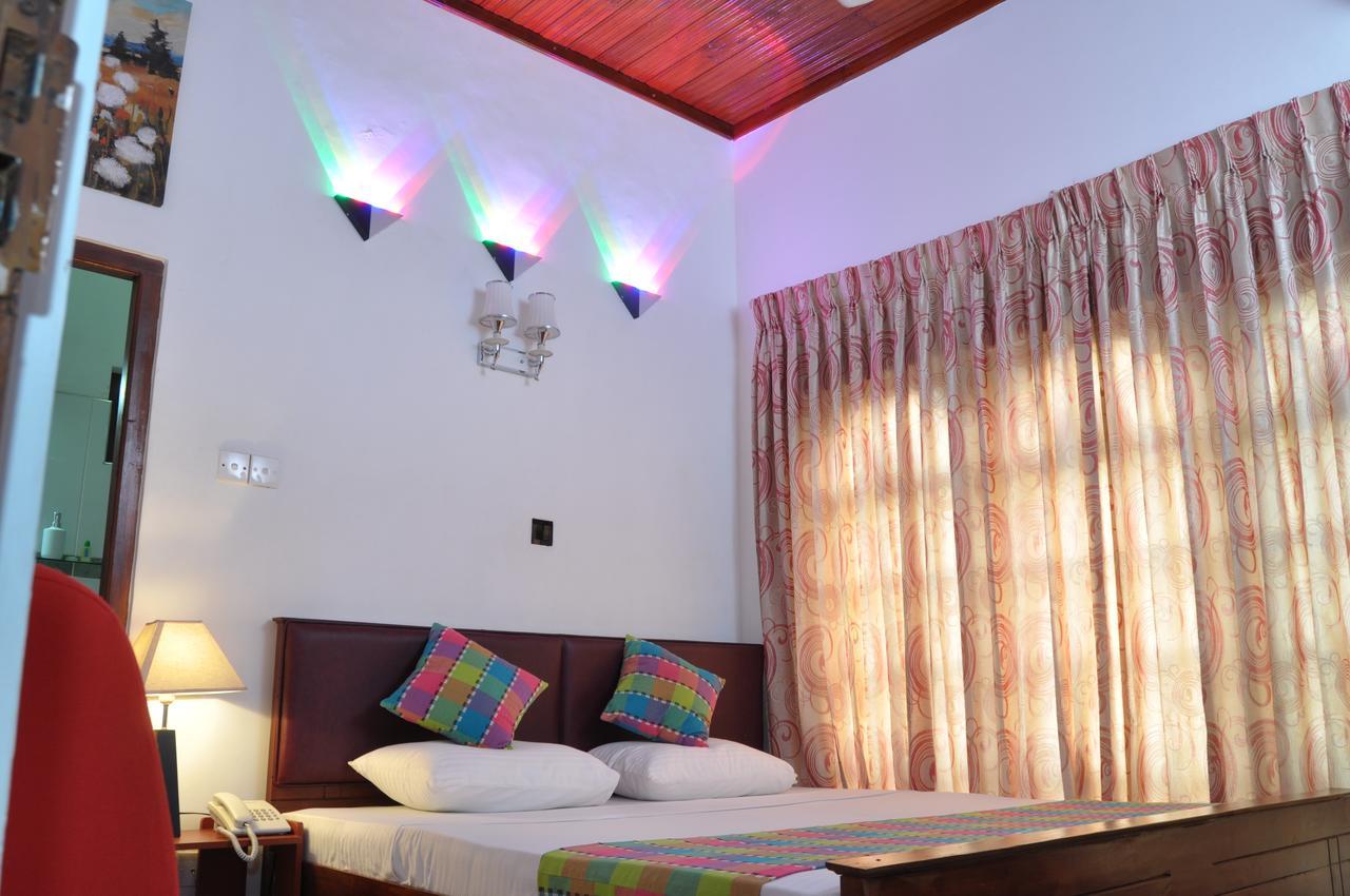 Guest Ryan Hotel Katunayaka Bagian luar foto